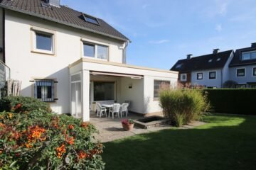 Und wieder eine glückliche Familie im neuen Zuhause mit viel Platz, 45279 Essen, Reihenendhaus