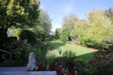 Eine spezielle Großzügigkeit an Raum und Platz! provisionsfrei - Blick in den Garten